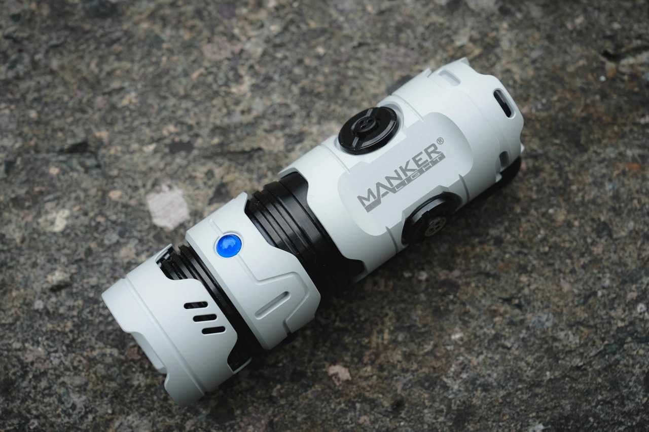 質感玩具 MANKER Timeback III 時光卷軸 2500流明 鋁合金 質感玩具 MANKER Timeback III 時光卷軸 2500流明 鋁合金
