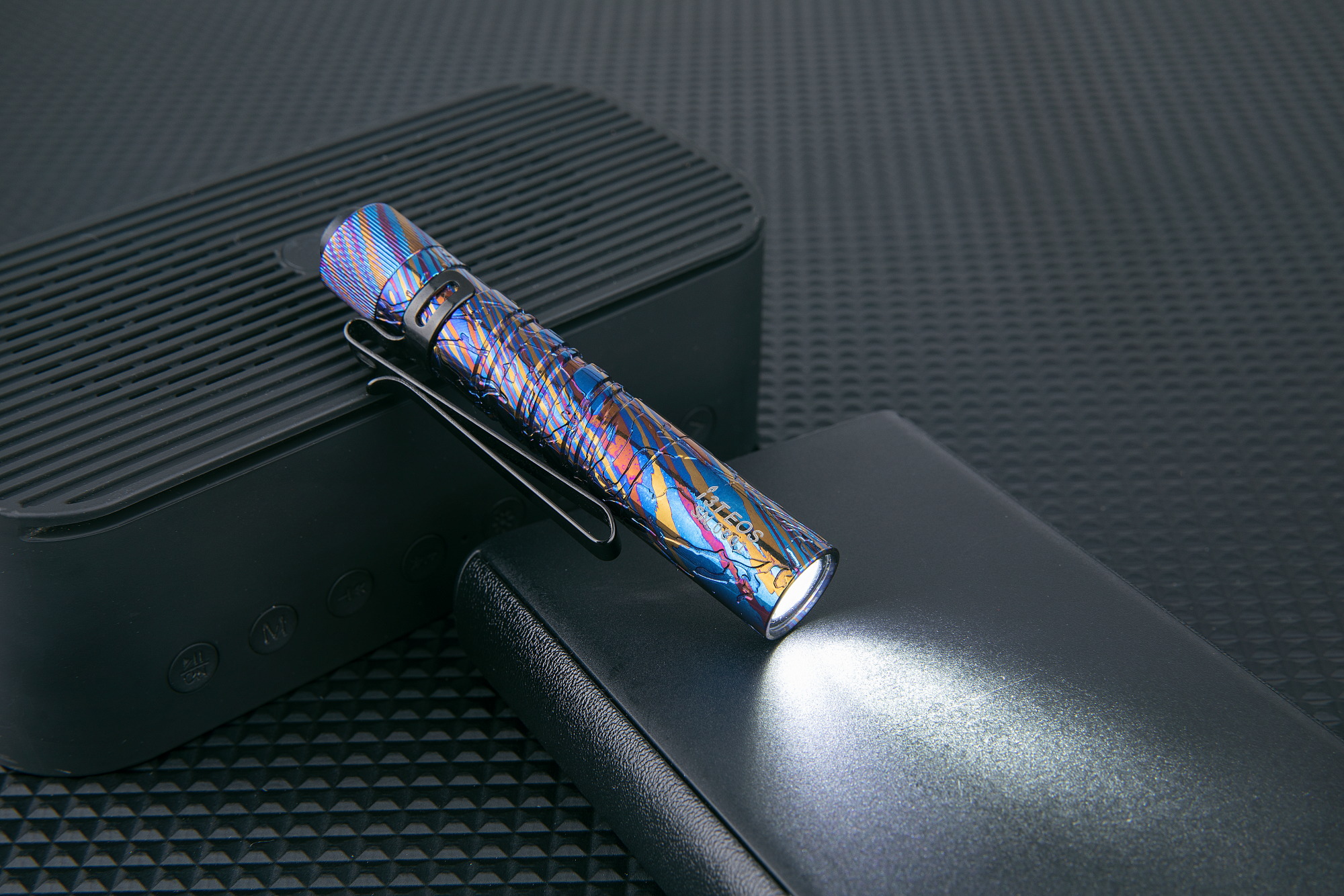 限量 鈦馬士革 Olight I3T-Ti  Timascus 經典EDC 180流明 手電筒 收藏家 AAA電池 防水