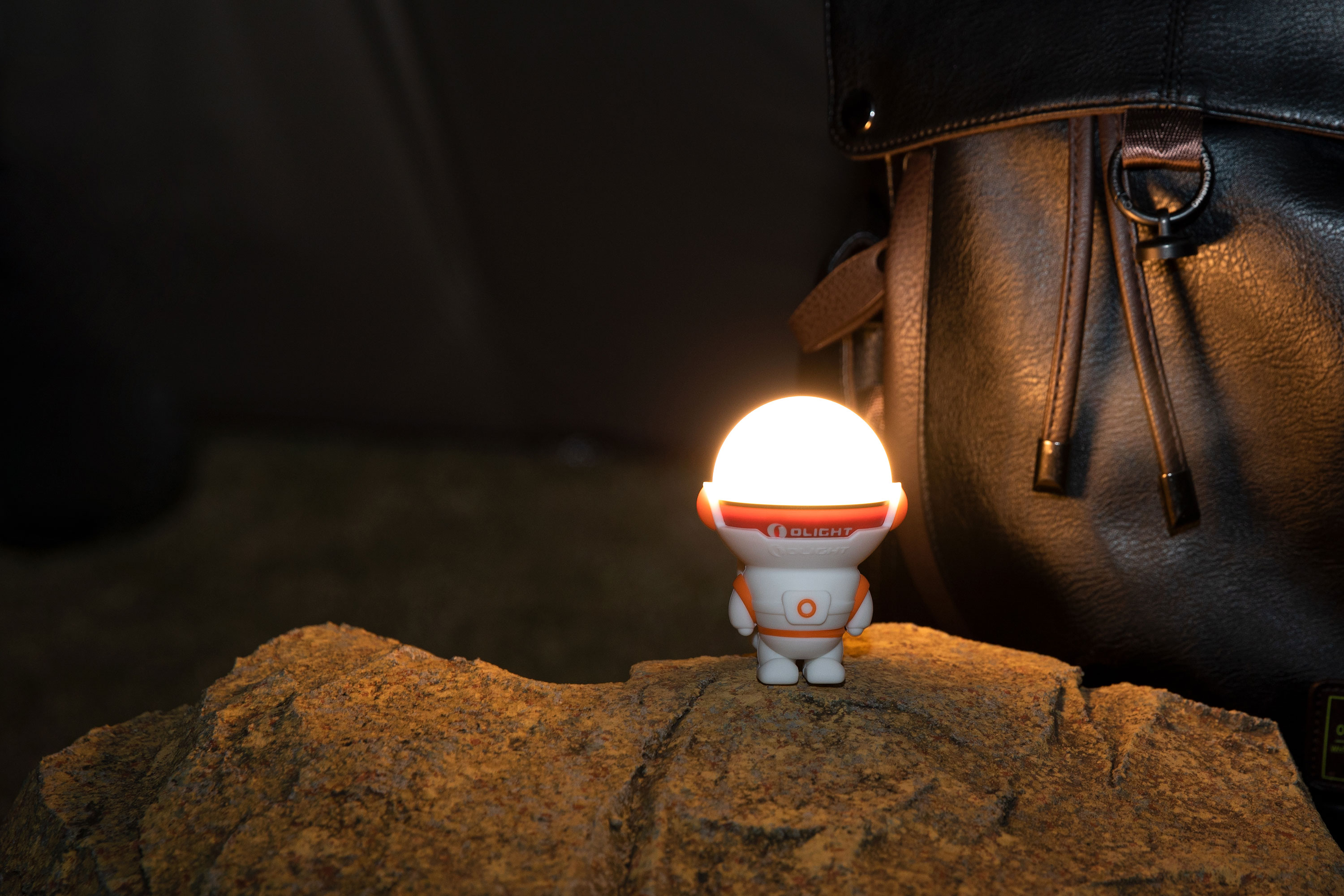 Olight OBUDDY 充電太空人 需搭配Olight 磁吸充電線使用 OBULB MC MCs專用 Olight OBUDDY 充電太空人 需搭配Olight 磁吸充電線使用 OBULB MC MCs專用