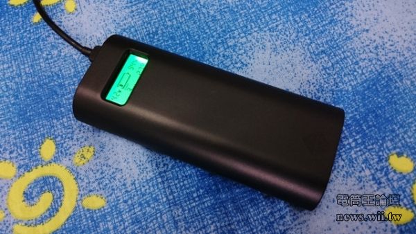 獵戶液晶18650頂級充電器