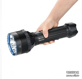 Olight X9R 充電遠射搜索25000流明強光手電筒 射程630米 