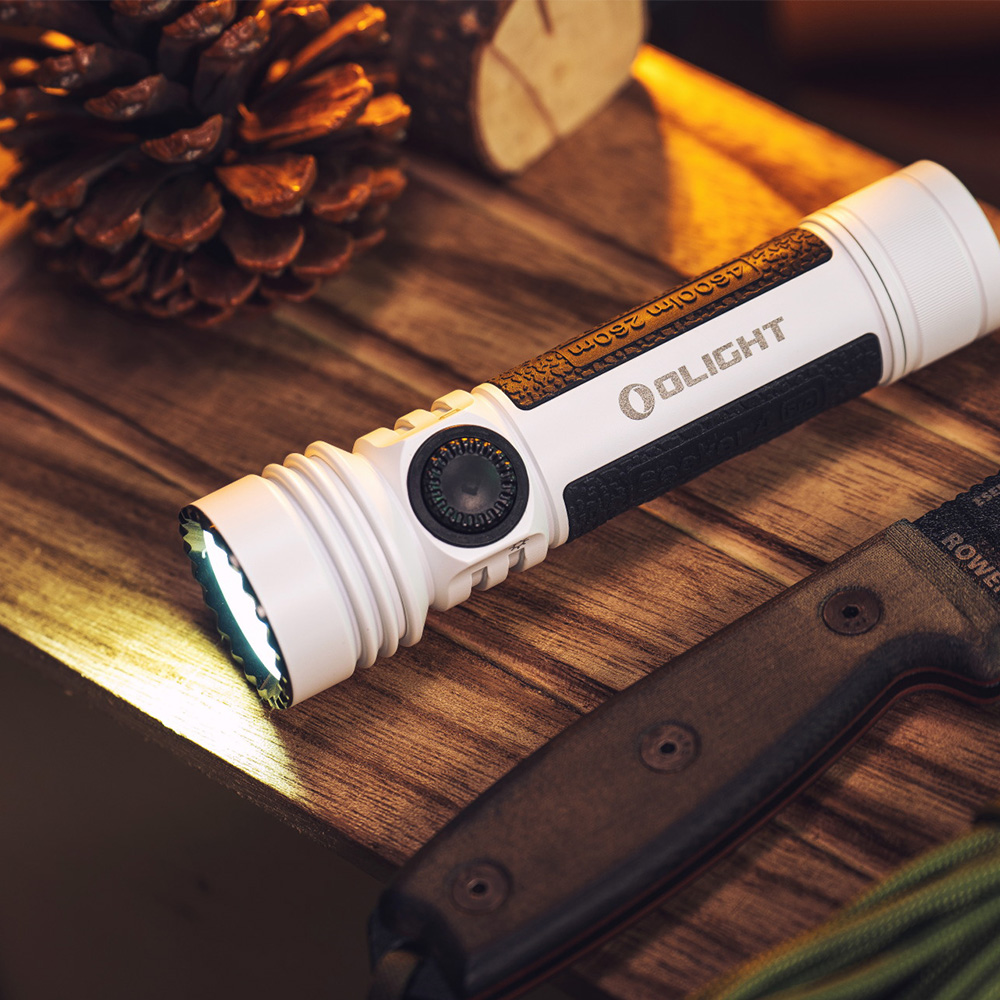 OLIGHT SEEKER 4 PRO 【白色】4600流明 260米 高亮度手電筒 TYPE-C/ MCC3 OLIGHT SEEKER 4 PRO 【白色】4600流明 260米 高亮度手電筒 TYPE-C/ MCC3