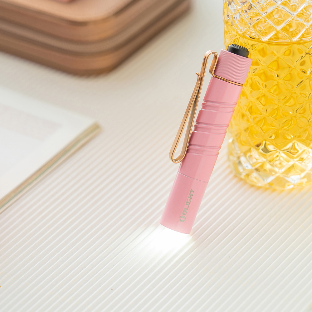 OLIGHT i3T 2 （Sweet Pink） 200流明 62米 雙輸出 EDC手電筒 雙向背夾 帽簷燈 AAA/10440 