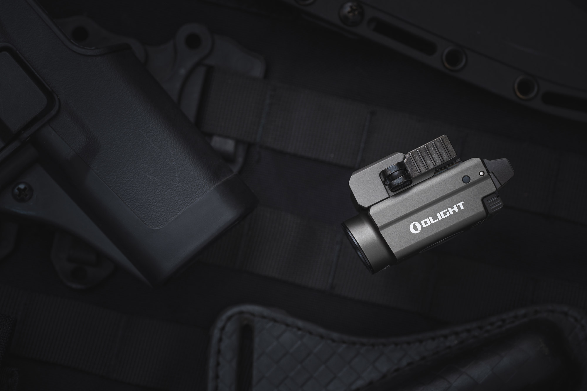 限量槍灰色 Olight BALDR S Gunmetal Grey 800流明 130米 強光戰術槍燈 綠激光 1913/GLOCK 磁吸充電 生存遊戲首選槍燈