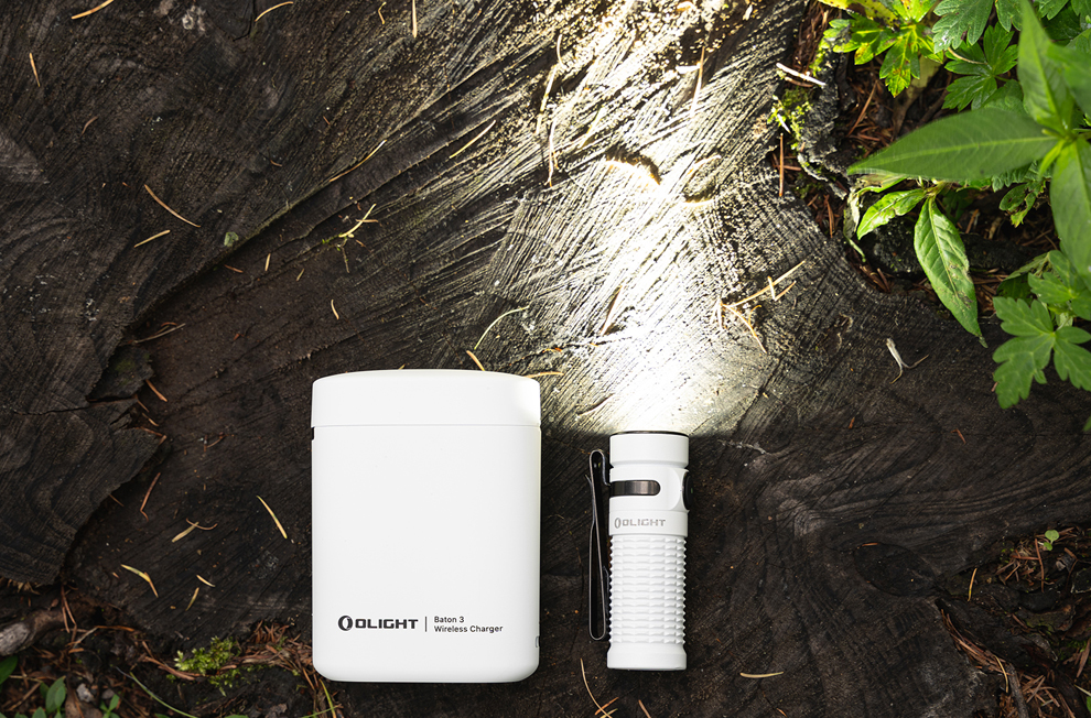OLIGHT BATON3 白色 尊享版 1200流明 166米 無線充電 輕量強光手電筒 EDC 尾部磁吸 S1R OLIGHT BATON3 白色 尊享版 1200流明 166米 無線充電 輕量強光手電筒 EDC 尾部磁吸 S1R