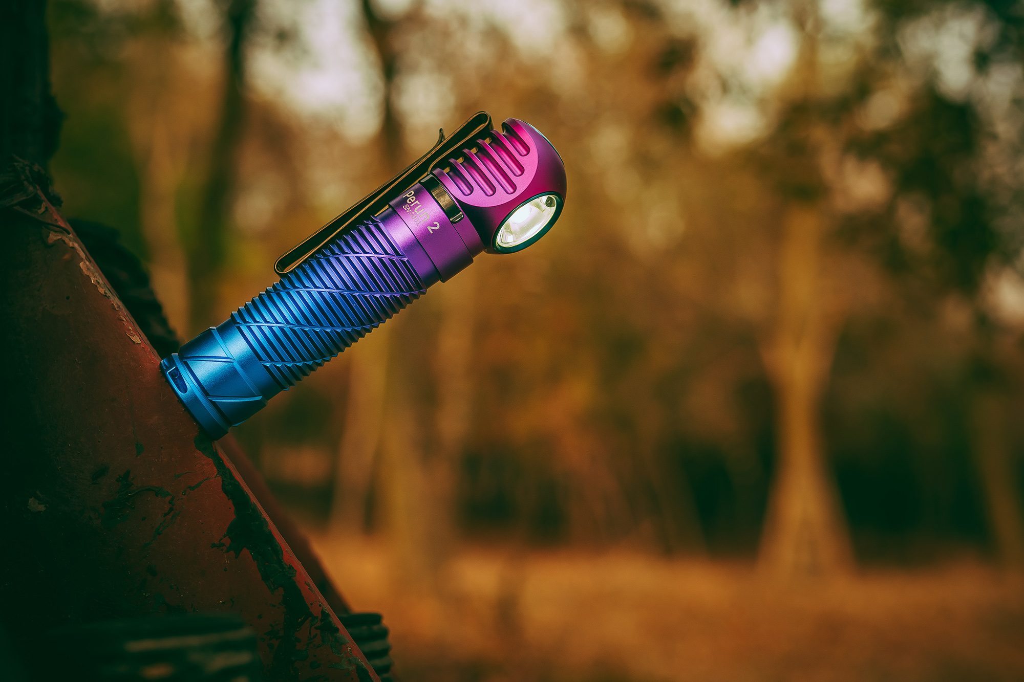 【已完售】限量版星辰紫 Olight PERUN 2 雷神2 2500流明 頭燈 L型拐角燈 自動感應 防水 標配含原廠21700電池/頭燈帶 尾部磁吸 保固五年 台灣代理商 【已完售】限量版星辰紫 Olight PERUN 2 雷神2 2500流明 頭燈 L型拐角燈 自動感應 防水 標配含原廠21700電池/頭燈帶 尾部磁吸 保固五年 台灣代理商