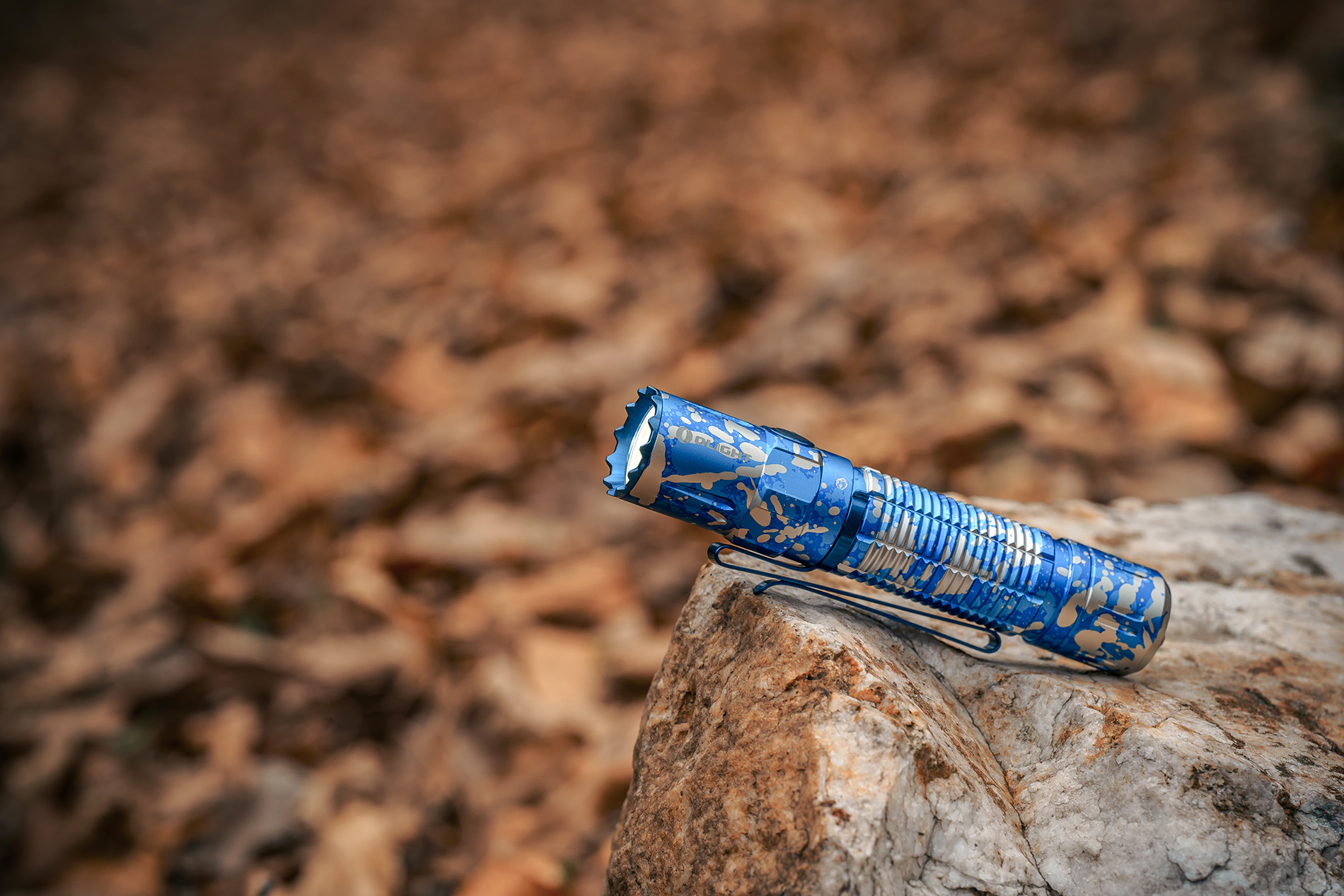 Olight M2R PRO 海波藍 1800流明 300米射程 高亮度LED 手電筒 戰術 生存遊戲 防摔 防水 槍燈 21700 台灣代理商 Olight M2R PRO 海波藍 1800流明 300米射程 高亮度LED 手電筒 戰術 生存遊戲 防摔 防水 槍燈 21700 台灣代理商