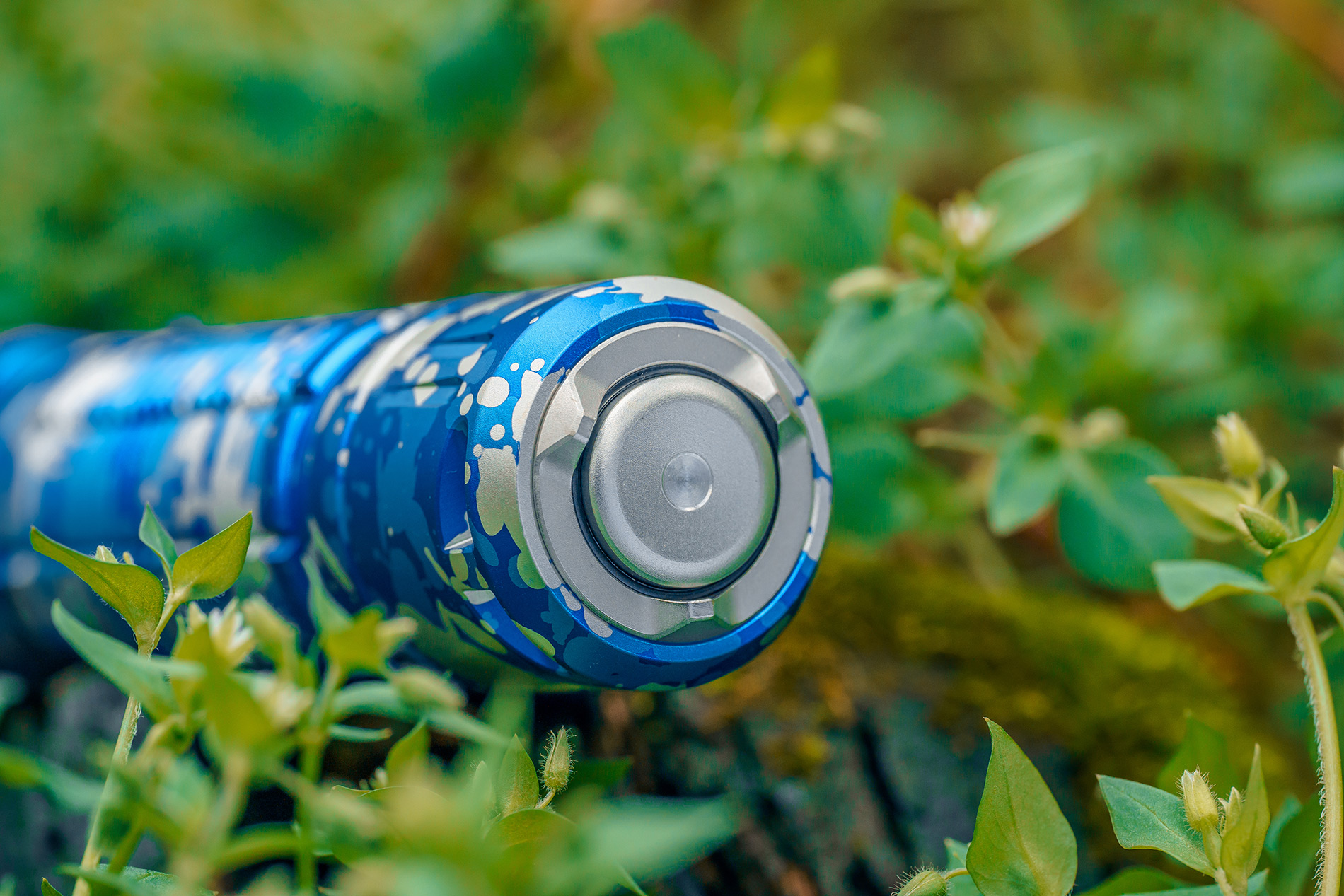 Olight M2R PRO 海波藍 1800流明 300米射程 高亮度LED 手電筒 戰術 生存遊戲 防摔 防水 槍燈 21700 台灣代理商 Olight M2R PRO 海波藍 1800流明 300米射程 高亮度LED 手電筒 戰術 生存遊戲 防摔 防水 槍燈 21700 台灣代理商