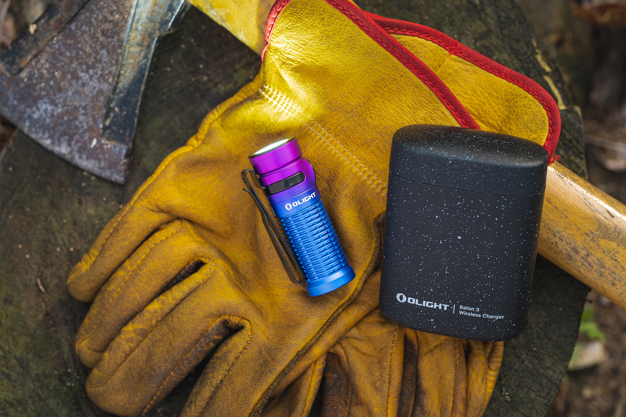 限量版星辰紫 Olight Baton3 指揮家3 尊享版 1200流明 166米 尾部磁吸 可倒立 含無線充電盒 IPX8防水 保固五年 台灣代理商 限量版星辰紫 Olight Baton3 指揮家3 尊享版 1200流明 166米 尾部磁吸 可倒立 含無線充電盒 IPX8防水 保固五年 台灣代理商