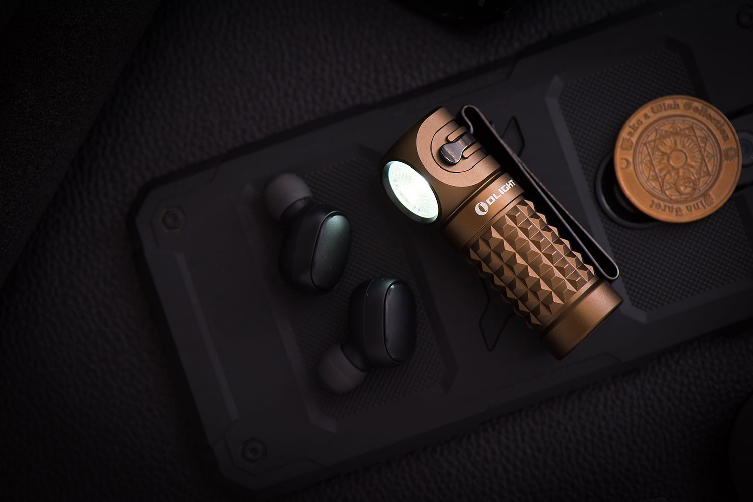 【售罄】Olight Perun Mini 1000流明 泛光 頭燈 直角燈 磁吸直充 52g輕裝備 雷神 molle 【售罄】Olight Perun Mini 1000流明 泛光 頭燈 直角燈 磁吸直充 52g輕裝備 雷神 molle