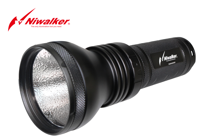 Niwalker 2016最新款 FA02S 4800流明 泛光電筒 XHP70 完美光斑 (18650*4)