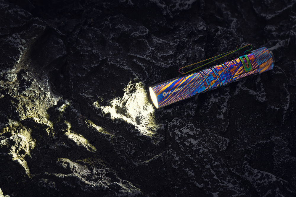 【已售完】【限量】Olight i5T Titanium Damascus 鈦馬仕革 EDC 強光手電筒 【已售完】【限量】Olight i5T Titanium Damascus 鈦馬仕革 EDC 強光手電筒