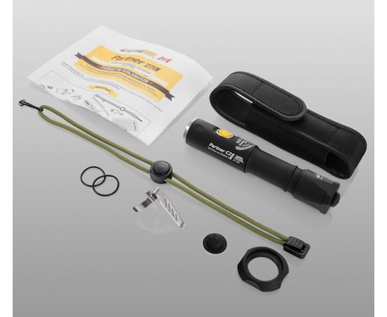 【停產】Armytek Partner C2 Pro V3 XHP35 2100流明 192米 EDC 隨身手電筒 防水/防摔 加拿大