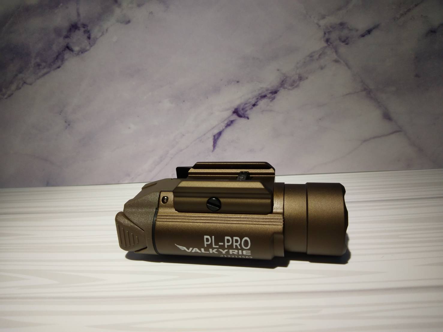 Olight PL PRO 槍燈 砂色版 1500流明 射程280米 生存遊戲 Olight PL PRO 槍燈 砂色版 1500流明 射程280米 生存遊戲