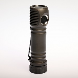 現貨 ZebraLight SC63 手電筒 18650 1300流明 中白/冷白 送電池