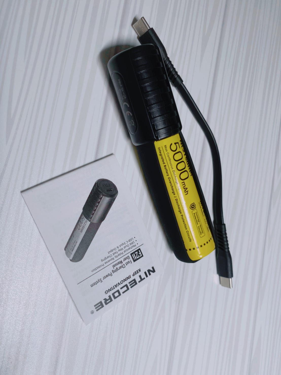 Nitecore F21i 二合一 18W雙向快充 充電器 輕裝備 六種保護 電量顯示 行動電源 USB-C 路跑 登山