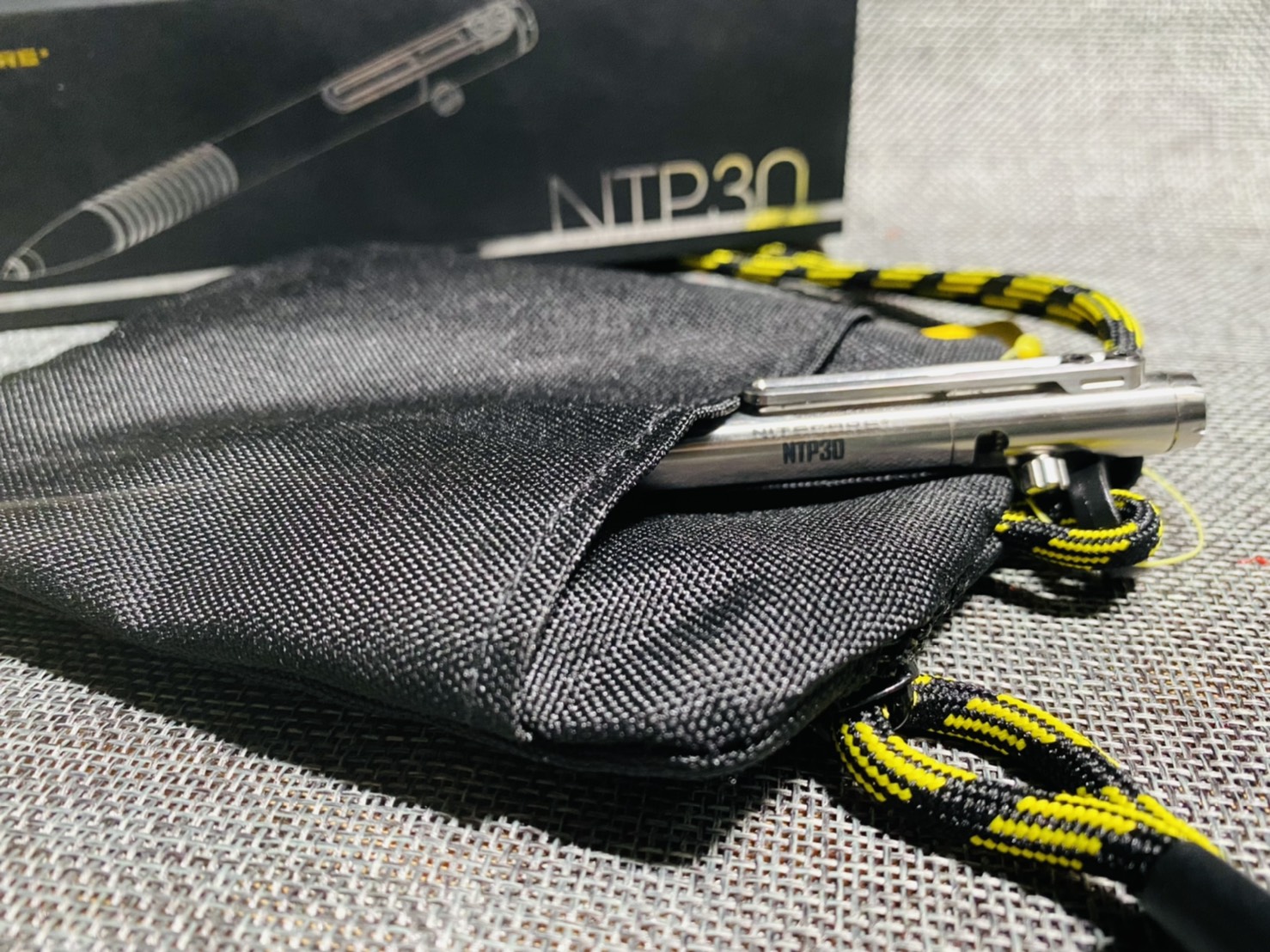 NiteCore NTP30 鈦合金槍栓戰術筆 鎢鋼頭破窗救生筆防身 防衛 書寫 TC4 輕量27克 德國筆芯