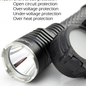 ThruNite V5 長款LED手電筒XM-L2 U2 堅固抗摔1500流明(可加購柔光罩,加購價為650元) ThruNite V5 長款LED手電筒XM-L2 U2 堅固抗摔1500流明(可加購柔光罩,加購價為650元)